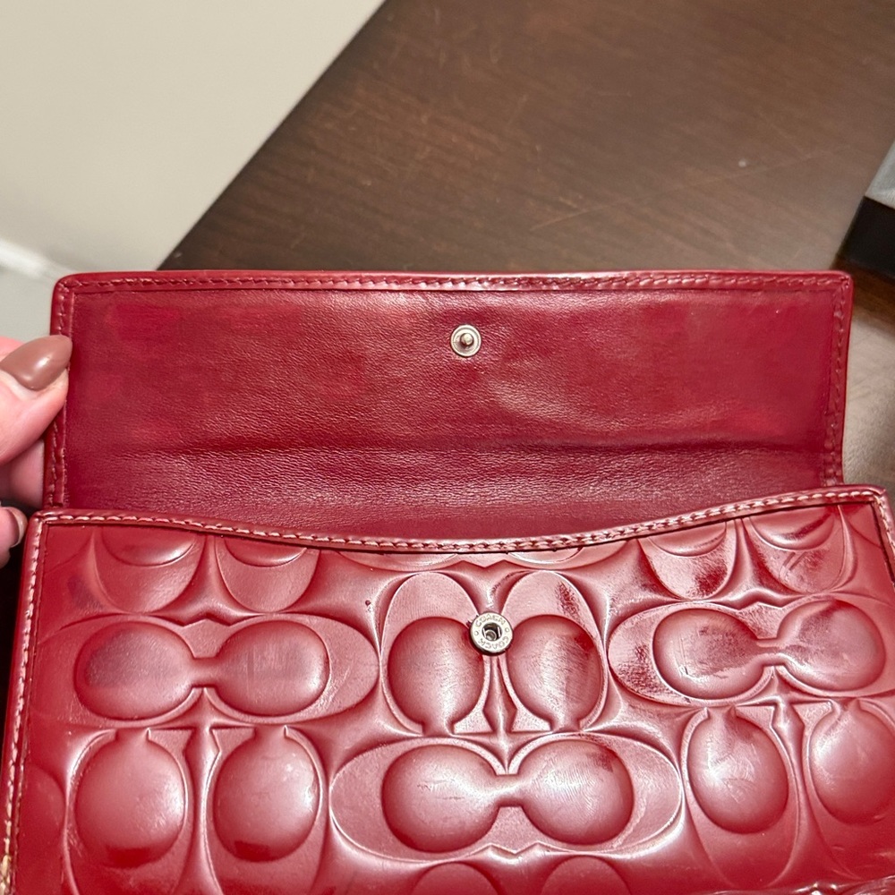 Coach Vintage Signature Embossed Patent Leather Turnlock Wallet (Color: Red) EUC - Picture 9 of 16